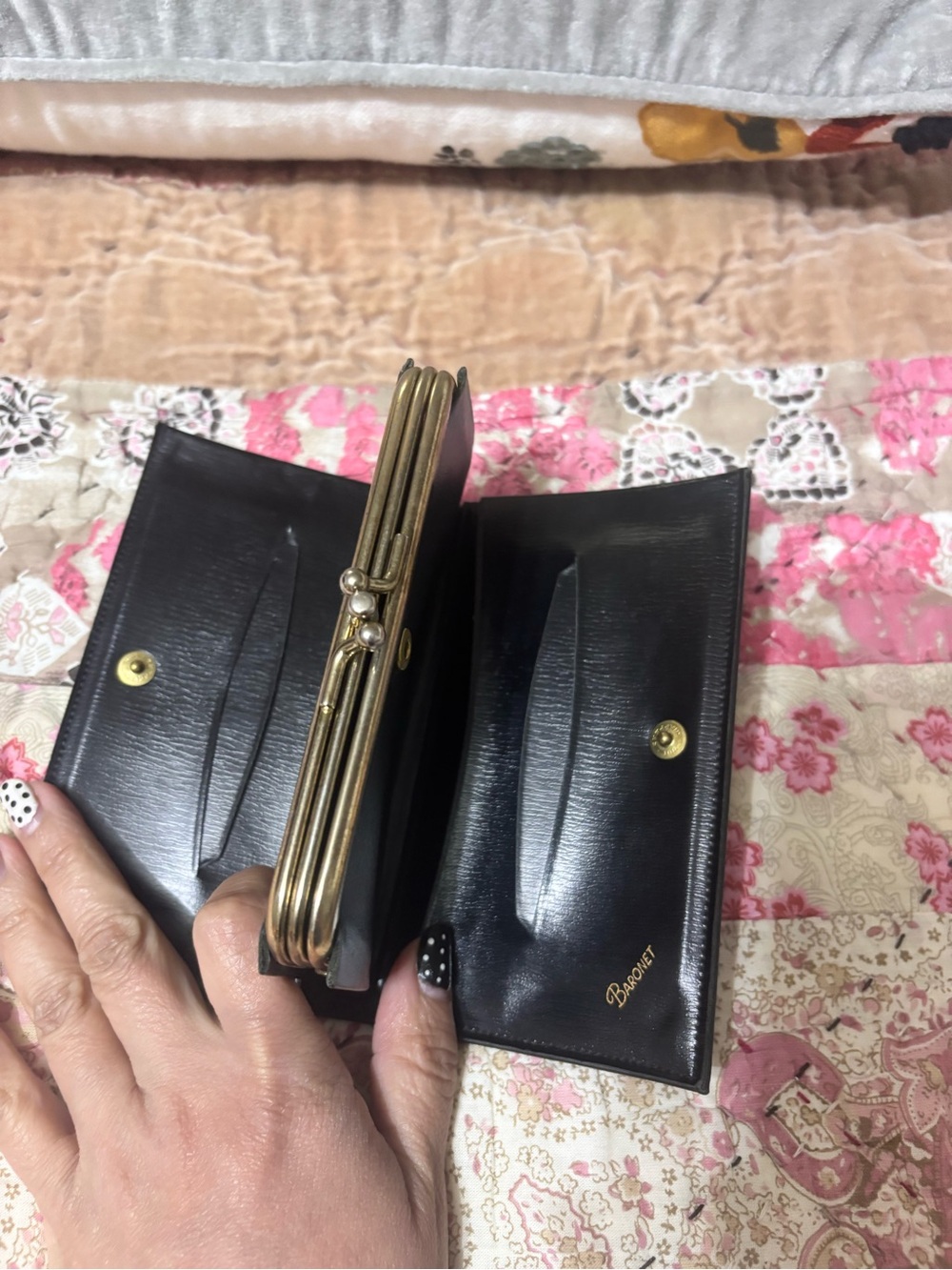 Art Deco - American Vintage Black Leather Wallet with Gold Diamond Accents - Picture 4 of 6